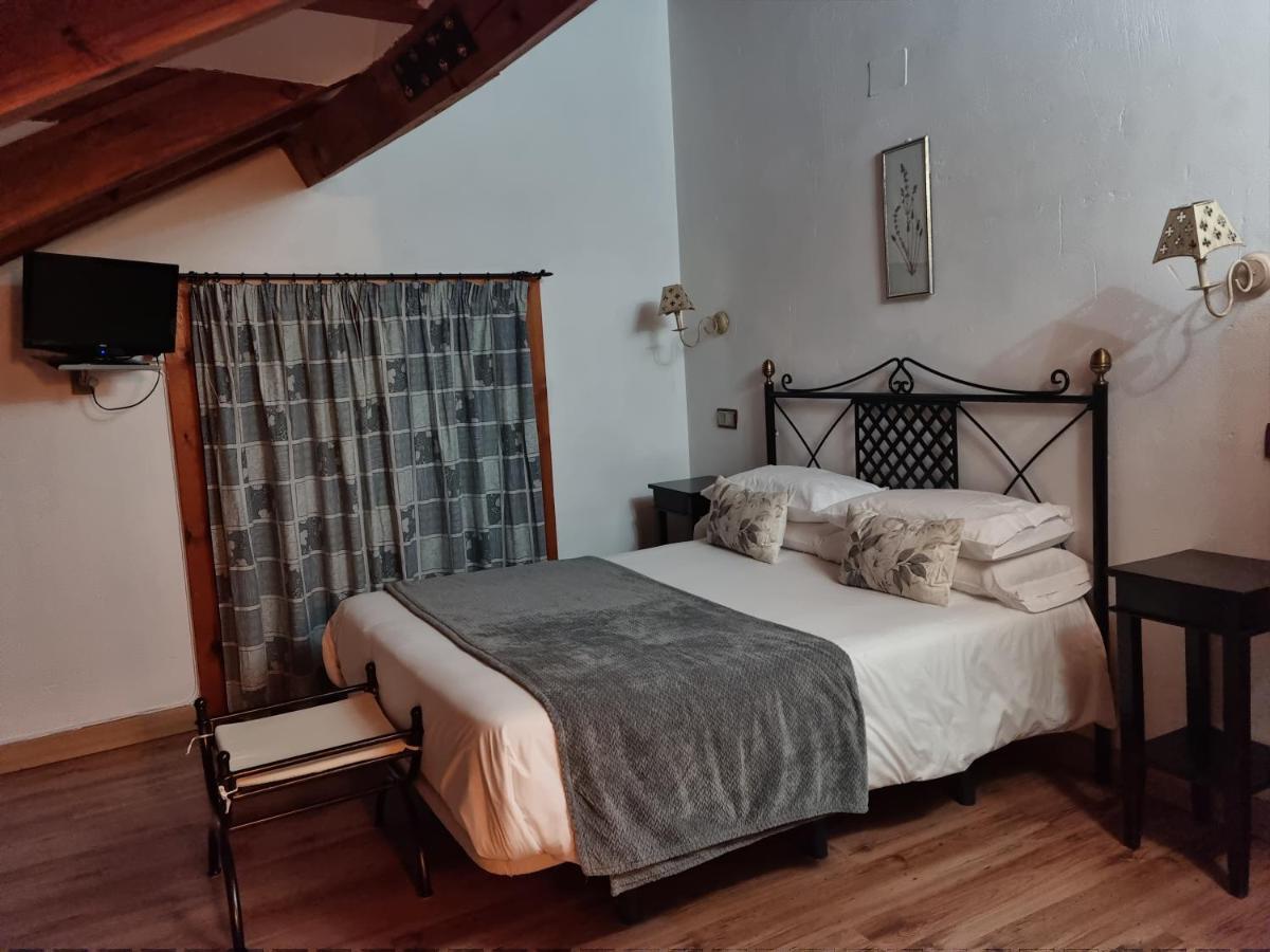 Puerta Al Duraton Bed & Breakfast Sebúlcor Dış mekan fotoğraf